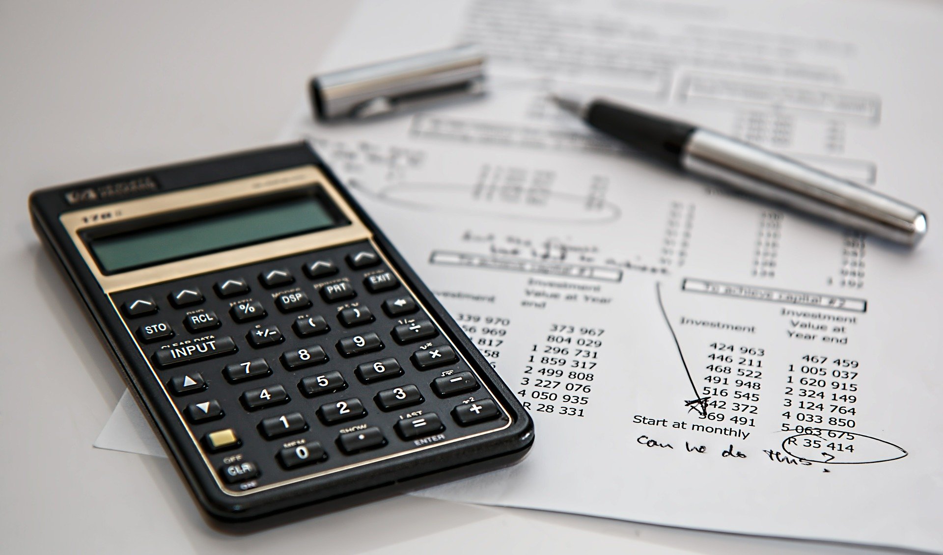 calculator-385506_1920 altText